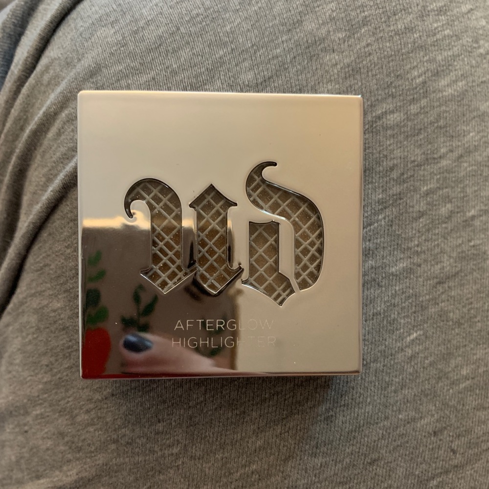 Urban decay sinner Highlighter